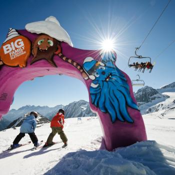 Die Skifahrer der Zukunft, die Kinder, haben großen Hunger. 65.000 Kinderportionen gingen im letzten Winter über die Theke - (c) Stubaier Gletscher Andre Schönherr