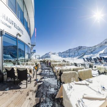 Für alle Genussfreaks bietet sich das 2-Hauben Restaurant Schaufelspitz für eine Pause an - Stubaier Gletscher Andre Schönherr