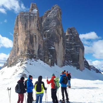 Die Tour entlang der Südwände der Drei Zinnen ist für einen Wanderer recht einfach - (c) Klaus Pfenning