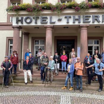 Treffen vor dem Hotel Therme, bevor wir zur Wanderung aufbrechen - (c) Sabine Zoller