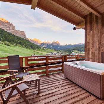 Hotel Fanes und der Panoramaweg auf den Piz Sorega - Gemütlichkeit mit grandiosem Ausblick - (c) Hotel Fanes