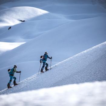 Auf die Felle, fertig, los! Aber bitte mit Rücksicht - 5 Tipps für Skitouren mit gutem Gewissen - (c) Hansi Heckmair Medres für Ortovox
