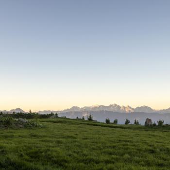 Die „vom Gipfel ins Tal Tour“ - Auf 1.900 m im Alpinhotel Pacheiner wohnen und zum Ossiacher See radeln