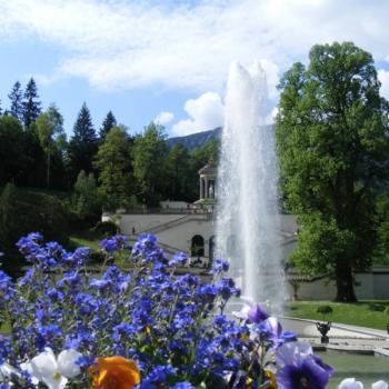 Ammergauer Alpen - Fontäne im Schlosspark Linderhof