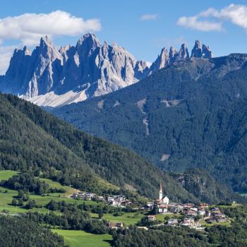 Blick auf Teis am Eingang des Villnösser Tagls - (c) Helmuth Rier Tourismusverein Klausen