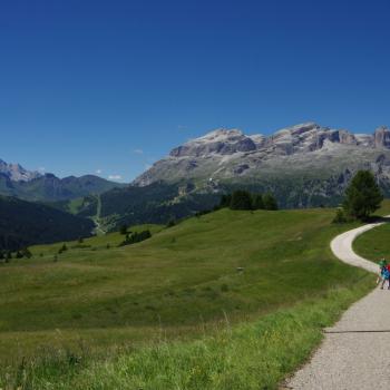 In Corvara, Herzen des ladinischen Dolomiten-Tals Alta Badia, erwarten die Besucher viele Wanderungen mit wunderbaren Ausblicken auf die Berge - (c) Harald G. Koch