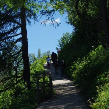 In Corvara, Herzen des ladinischen Dolomiten-Tals Alta Badia, erwarten die Besucher viele Wanderungen mit wunderbaren Ausblicken auf die Berge - (c) Harald G. Koch