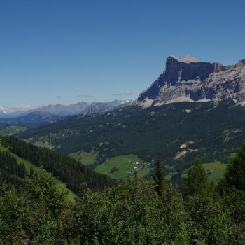 In Corvara, Herzen des ladinischen Dolomiten-Tals Alta Badia, erwarten die Besucher viele Wanderungen mit wunderbaren Ausblicken auf die Berge - (c) Harald G. Koch