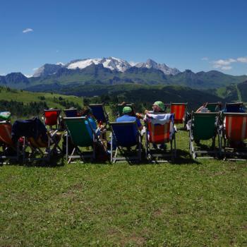 In Corvara, Herzen des ladinischen Dolomiten-Tals Alta Badia, erwarten die Besucher viele Wanderungen mit wunderbaren Ausblicken auf die Berge - (c) Harald G. Koch