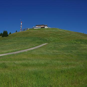 In Corvara, Herzen des ladinischen Dolomiten-Tals Alta Badia, erwarten die Besucher viele Wanderungen mit wunderbaren Ausblicken auf die Berge - (c) Harald G. Koch