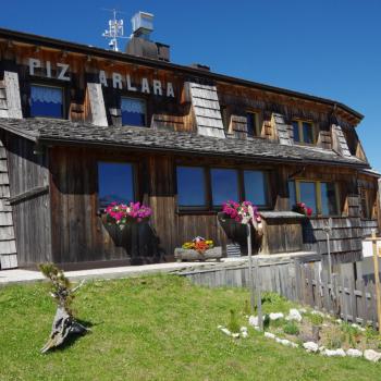 In Corvara, Herzen des ladinischen Dolomiten-Tals Alta Badia, erwarten die Besucher viele Wanderungen mit wunderbaren Ausblicken auf die Berge - (c) Harald G. Koch