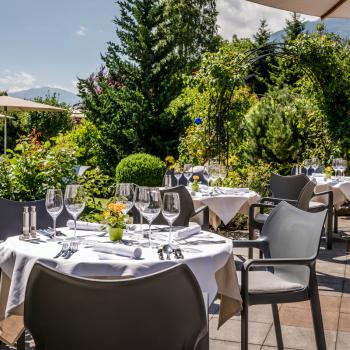 Für beste Beratung sorgen mit Restaurantleiter Michael und Hoteldirektor Peter gleich zwei Sommeliers - (c) Günter Standl Fotografie