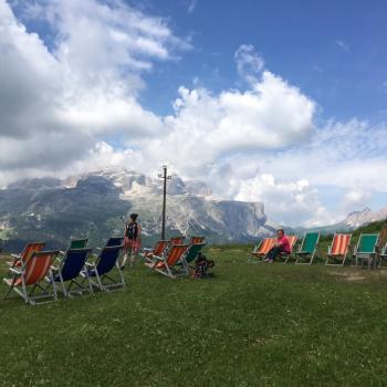 Hotel Fanes und der Panoramaweg auf den Piz Sorega - Gemütlichkeit mit grandiosem Ausblick - (c) Hotel Fanes