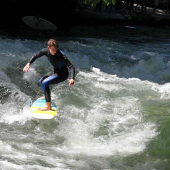 Wer einmal auf der Welle im Eisbach surft, der kommt immer wieder, das ist eine Faszination, der man nicht mehr widerstehen kann - (c) Gabi Dräger