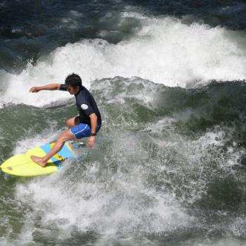 Wer einmal auf der Welle im Eisbach surft, der kommt immer wieder, das ist eine Faszination, der man nicht mehr widerstehen kann - (c) Gabi Dräger