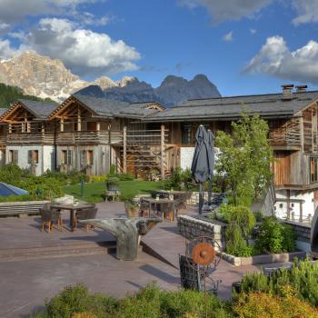 Hotel Fanes und der Panoramaweg auf den Piz Sorega - Gemütlichkeit mit grandiosem Ausblick - (c) Hotel Fanes