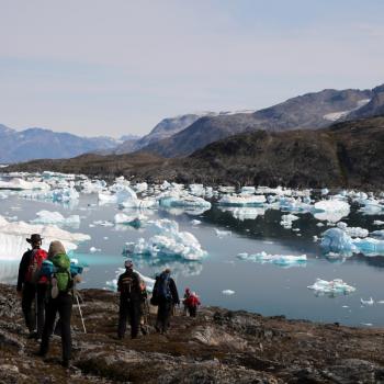 Ostgrönland - Wer sich vor nicht scheut, auf Komfort und hochsommerliche Temperaturen zu verzichten, wird mit eisigen, ursprünglichen und einsamen Eindrücken und Erinnerungen und einer wirklichen Entschleunigung belohnt.