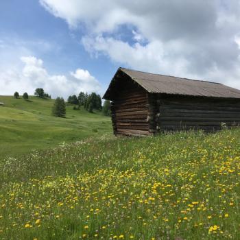 Hotel Fanes und der Panoramaweg auf den Piz Sorega - Gemütlichkeit mit grandiosem Ausblick - (c) Hotel Fanes