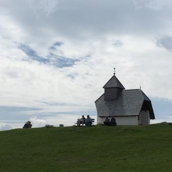 Hotel Fanes und der Panoramaweg auf den Piz Sorega - Gemütlichkeit mit grandiosem Ausblick - (c) Hotel Fanes