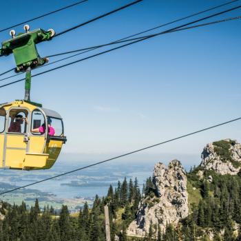  Die Kampenwand ist mit 1.669 Metern einer der höchsten Berge in der Region und mit ihrem vielzackigen Erscheinungsbild zweifellos auch einer der markantesten - (c) Chiemsee Alpenland