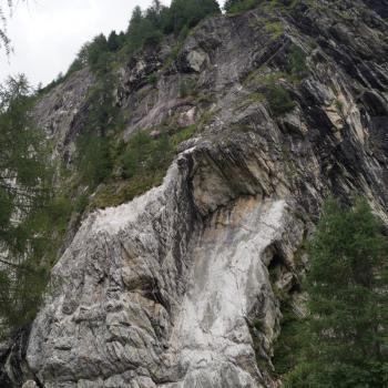 Klettern in Osttirol - Nebeneinanderliegende Routen für Einsteiger und Könner machen den Klettergarten Kals zum Paradies für Seilschaften mit unterschiedlichem Niveau - (c) Ostirol Werbung