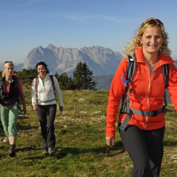 Frauen wandern anders - Auch Extrembergsteigerin Gerlinde Kaltenbrunner testete das Frauenwandern und stand uns für einige Fragen zur Verfügung - (c) Norbert Eisele-Hein