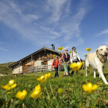 Frauen wandern anders - Auch Extrembergsteigerin Gerlinde Kaltenbrunner testete das Frauenwandern und stand uns für einige Fragen zur Verfügung - (c) Norbert Eisele-Hein