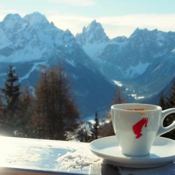 Ein wunderbarer Tag geht zu Ende. Die Dolomiten laden ein die Natur bei sanftem Tourismus zu entdecken - (c) Jörg Bornmann