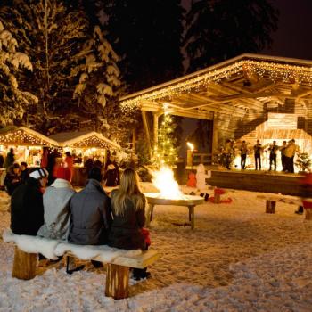 ElisabethHotel Mayerhofen - Romantische Stimmung am Feuer beim Adventsmarkt am Waldfestplatz