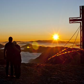 Und wenn man diese Sonnenstimmung erleben kann ist man sich sicher, dass man wieder in die Hochsteiermark kommen möchte - (c) Tom Lamm