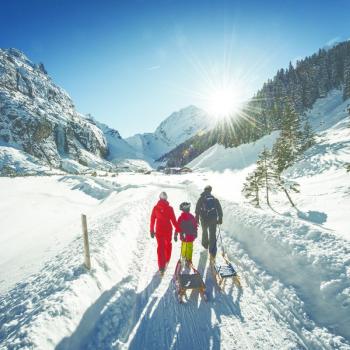 Winterwandern mit Rodel im Stubaital