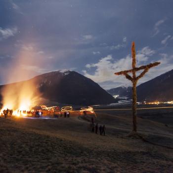 Vinschgau - „Aufgewacht, der Frühling kommt!“ So lautet die Botschaft des Zusslrennens in Prad im Vinschgau. - (c) Vinschgau Marketing/Frieder Blickle