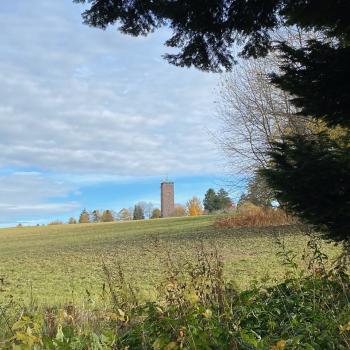 Markantes Zeichen auf dem Dobel: Der Wasserturm ist immer wieder beim Rundgang zu sehen - (c) Sabine Zoller