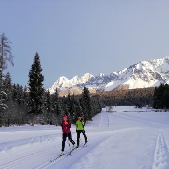 Genussvoller Winterspaß in der Region Schladming-Dachstein, das sind Winteraktivitäten aller Art und jeden Tag eine andere Almkulinarik-Hütte besuchen - (c) TVB Schladming-Dachstein