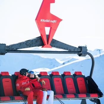 KitzSki setzt auf nachhaltigen Wintersport - Umweltfreundlich mit dem KitzSkiXpress ins Skigebiet, Pistenraupe fährt mit Wasserstoff - (c) KitzSki