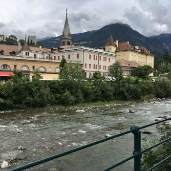 Meran liegt idyllisch am Fluss Passer -  (c) Enric Boixadós 