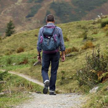 Wandern ist nicht nur eine herrliche Art sich sportlich zu betätigen und das in jedem Alter, sondern fördert auch die Gesundheit. Infos zur Ausrüstung - (c)  Hermann Traub auf Pixabay