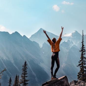 Wandern ist eine befreiende Sportart, doch auch beim Wandern gibt es einiges zu beachten, damit man sicher ans Ziel kommt. Hier wichtige Infos erhalten!