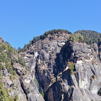 Vom Tigernest Café hat man auch schon einen guten Blick auf das Kloster - (c) Christine Kroll