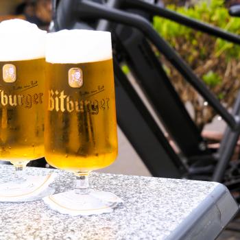 Nach der Fahrradtour schmeckt ein herbes Pils besonders gut - (c) Jörg Bornmann