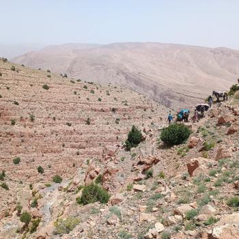 ...und mal durch eine unwirtliche Bergwelt - (c) Christine Kroll