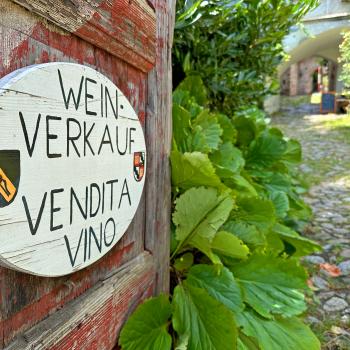 Bei einer Wanderreise zu sich finden und sich einen guten Südtiroler Wein gönnen kann man auf dem Südtiroler Wein- & Almenweg