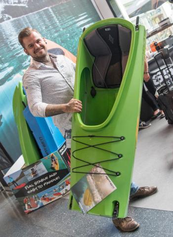 Auf der Erfolgswelle: Wassersport liegt voll im Outdoor Trend – Die Leitmesse Outdoor präsentiert vergrößerte Water Sports Area - (c) Outdoor Friedrichshafen