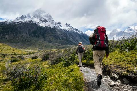 Atemtechniken für Wanderungen bei niedrigen Temperaturen und in großen Höhen