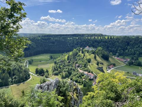 Lautertal - Aussicht Hohengundelfingen - (c) Evelyn und Ralph Scheer